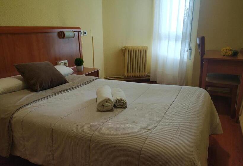 标准单人间, Hostal Restaurante Iruñako