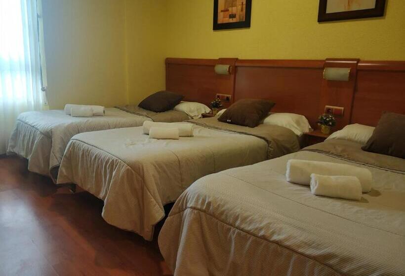 标准三人间, Hostal Restaurante Iruñako