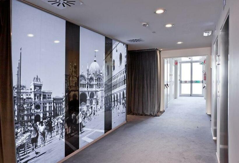 Семейный Номер, Antony Hotel   Venice Airport