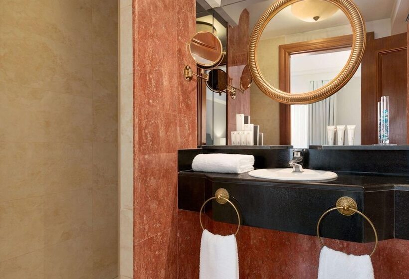 Номер Executive, Avenue Louise Brussels Trademark Collection By Wyndham