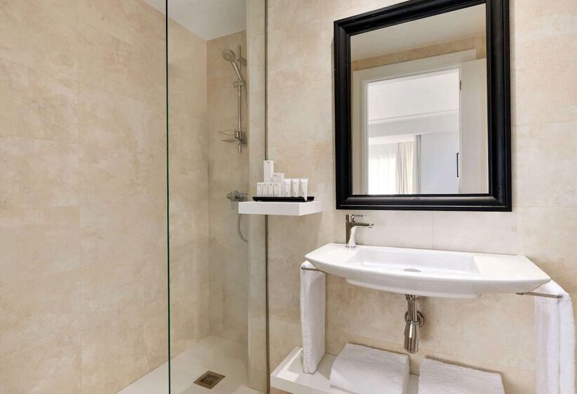 Номер Стандарт, Avenue Louise Brussels Trademark Collection By Wyndham