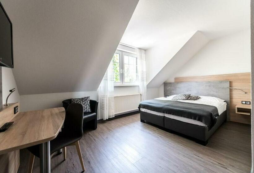 Habitación Estándar, Hüerländer