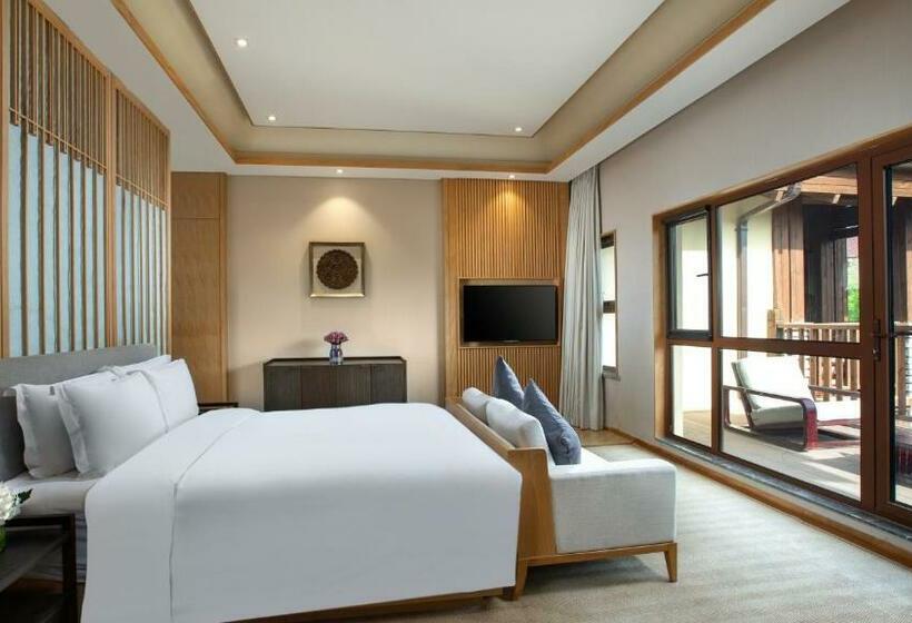 غرفة ديلوكس مطلّة علي الحديقة, Holiday Inn Dalian Hot Spring, An Ihg