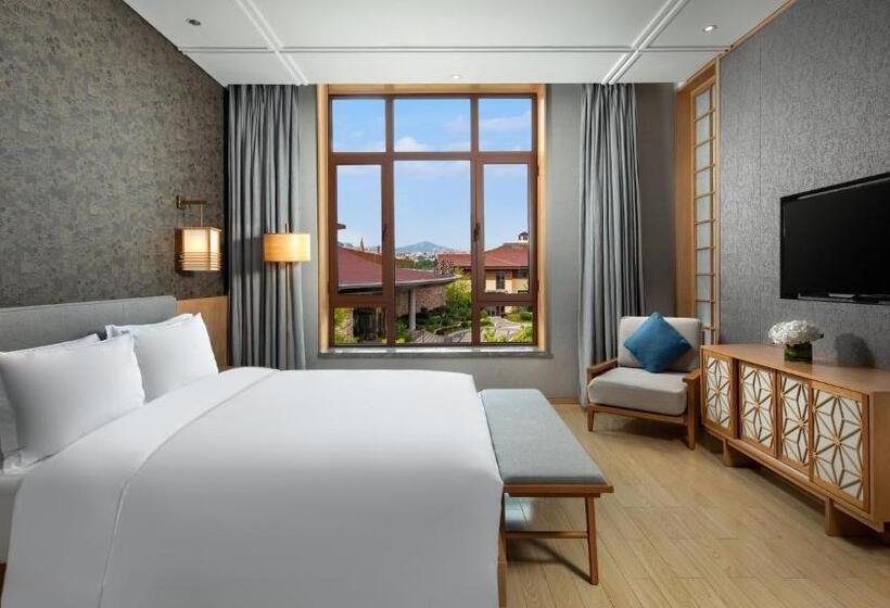 جناح, Holiday Inn Dalian Hot Spring, An Ihg