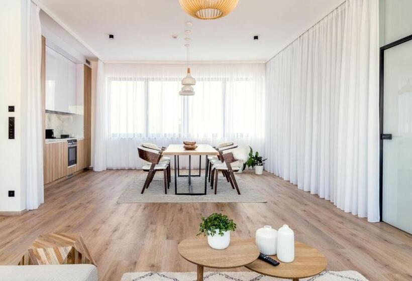 Люкс, Apartmánový Dům U Tomana