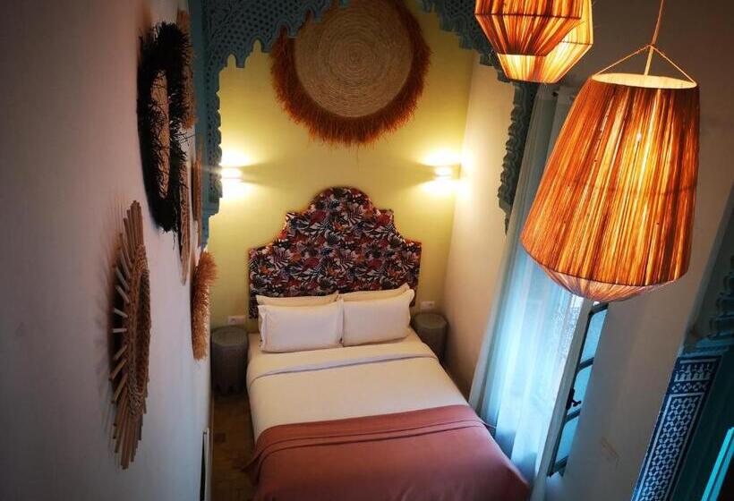 家庭间, Riad Louane