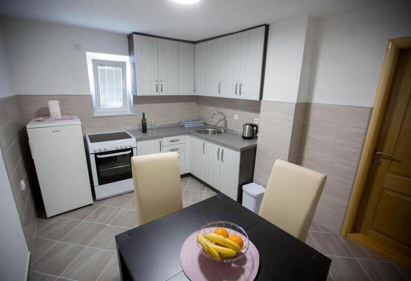 Suite with Terrace, Apartman Miloš