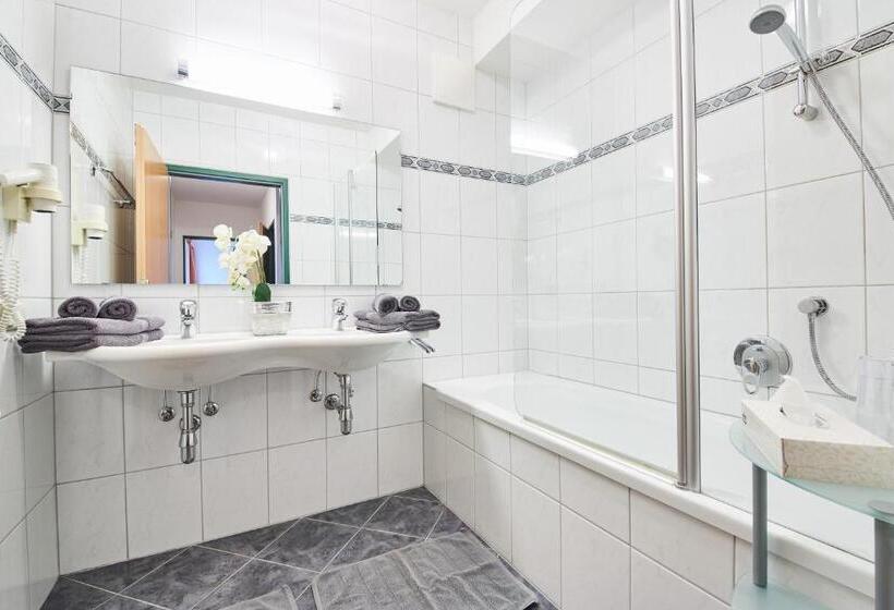 Апартаменты 1 Спальня Нижний Этаж, Am Zwölferkogel Appartements