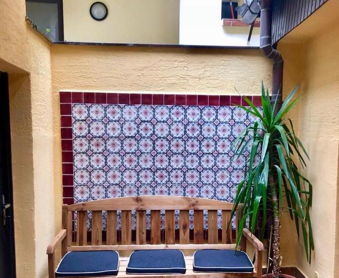 اتاق پنت هاوس, Apartments Maria