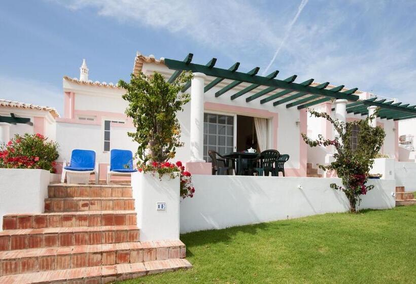 带花园景观和一个卧室的别墅, Quinta Do Rosal