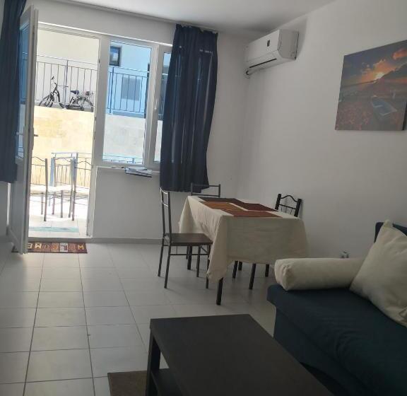 Апартаменты 1 Спальня Нижний Этаж, Blue Bay Palace Apart Complex