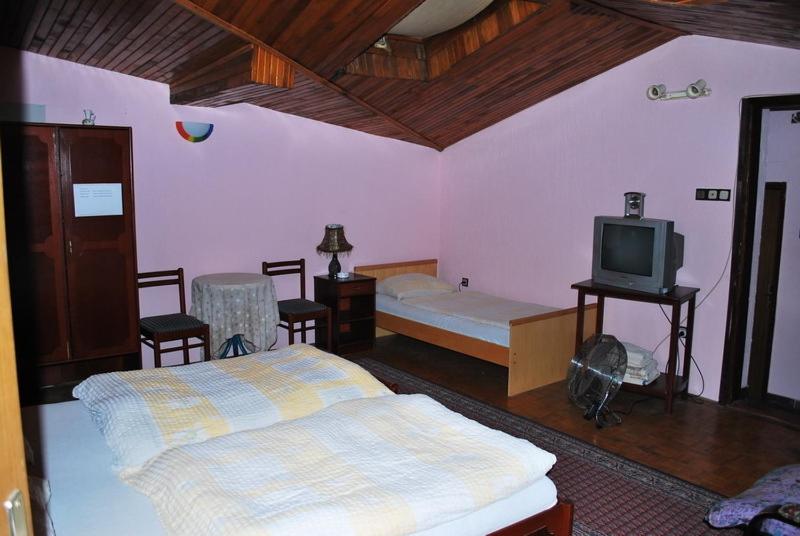 اتاق استاندارد سه نفره, Guest House Gaja