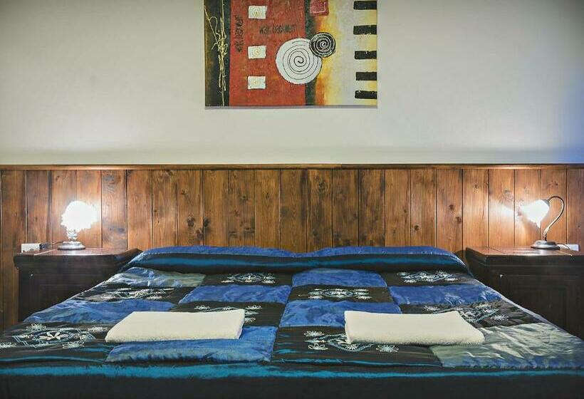 اتاق استاندارد چهار تخته, Bed And Breakfast Ichnos