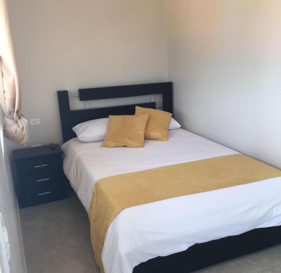 디럭스 룸, Tababela Airport B&b