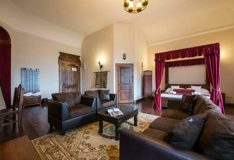 デラックスルーム, Grand Vígľaš