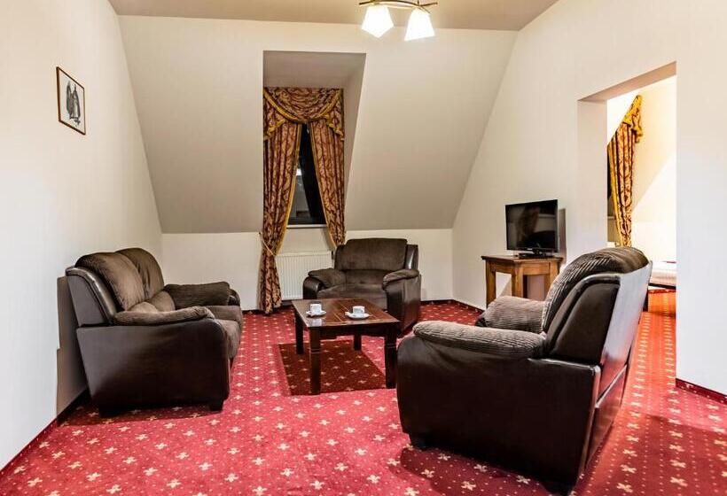 1ベッドルームアパートメント, Grand Vígľaš