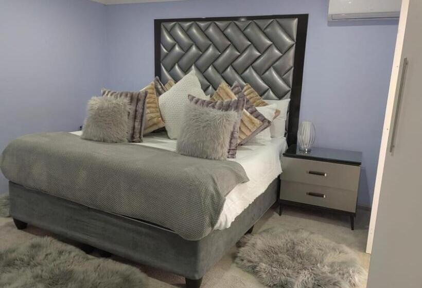 اتاق لوکس با تخت بزرگ, Obaa Sima Guest House