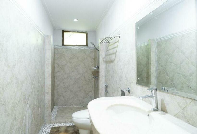 Номер Стандарт, Reddoorz Plus Near One Bell Park Avenue