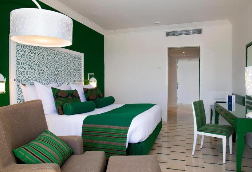 Номер Premium с Балконом, Radisson Blu Resort & Thalasso, Hammamet