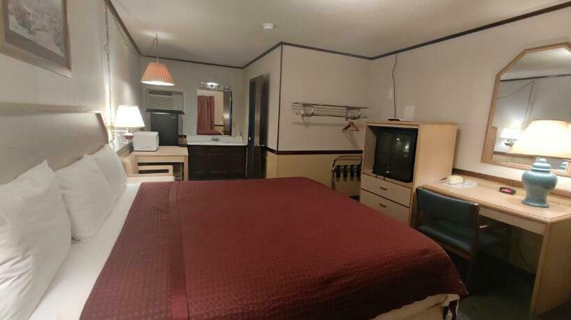 غرفة قياسية سرير كينج, Twin Pine Motel
