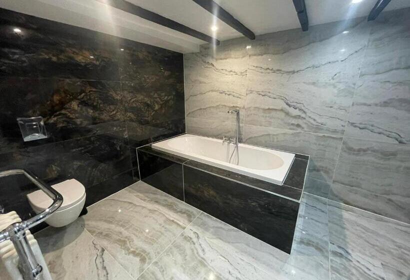 Номер Deluxe, Tudor Oaks Lodge Stevenage North