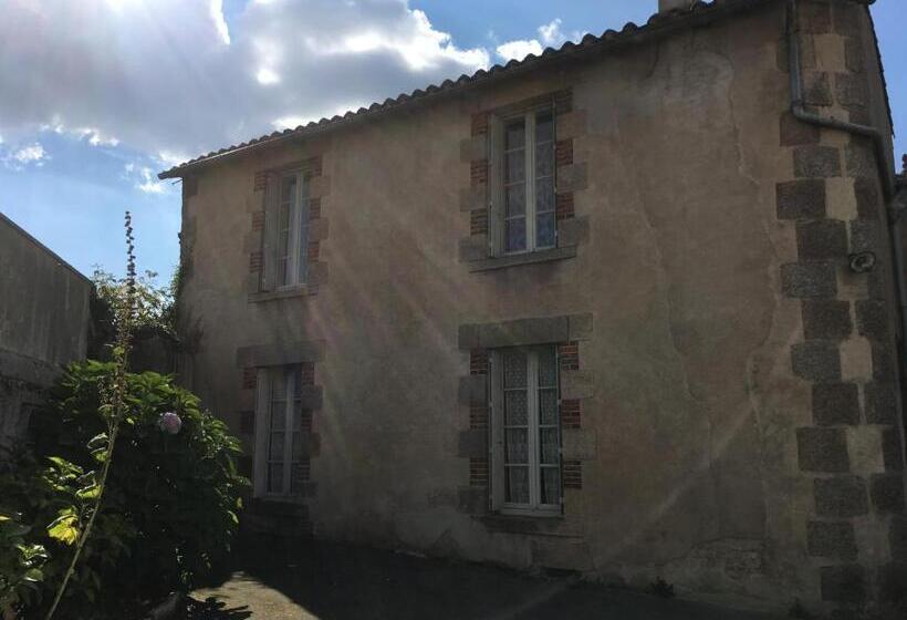 Дом 3 Спальни, L'hostellerie De Sèvremont