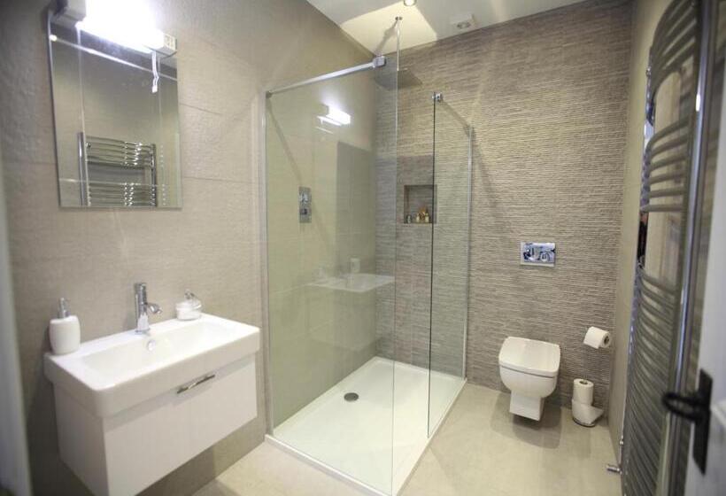 Номер Стандарт, Manor House Inn