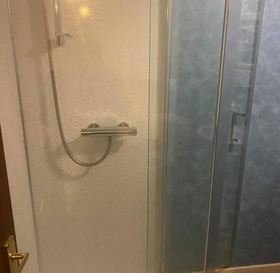 Семейный Номер, Green Bridge Inn