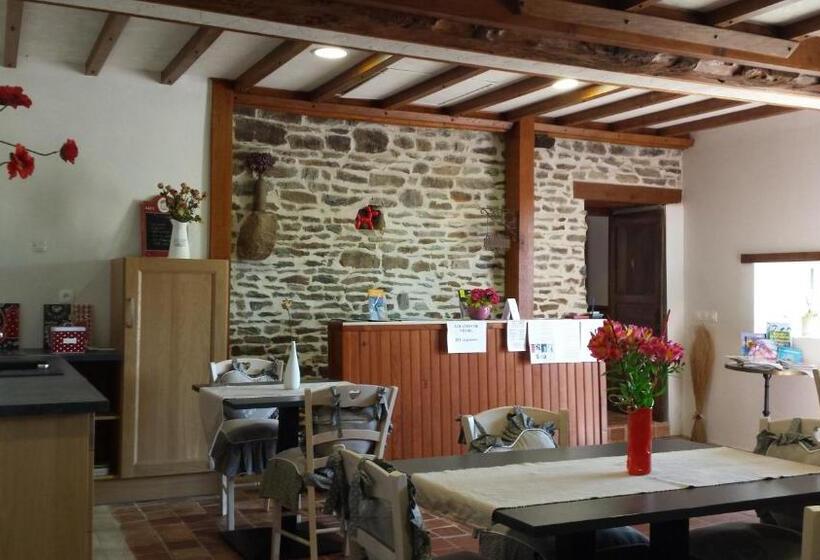 Номер Economy, La Bastide Du Moulin   Mont St Michel