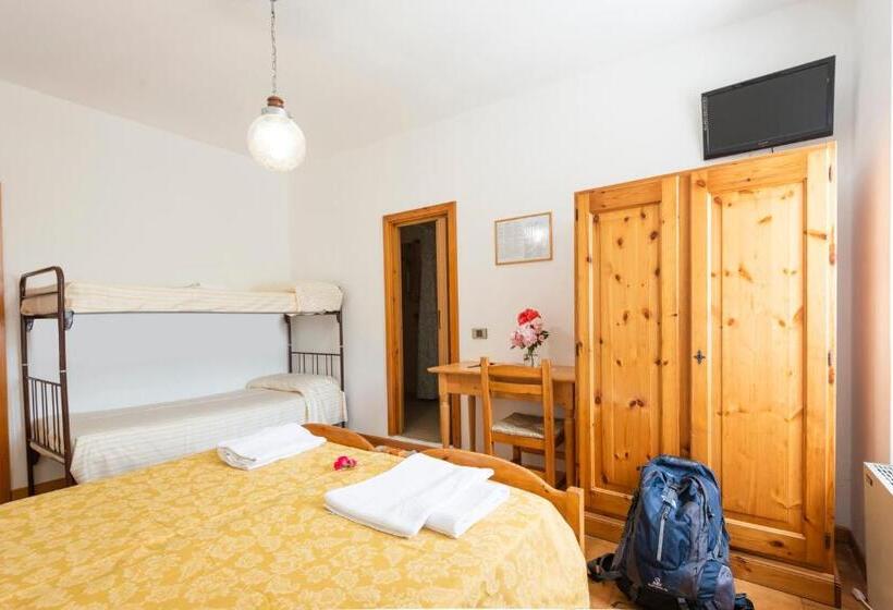 Четырехместный Номер Стандарт, Rifugio Monte Baldo