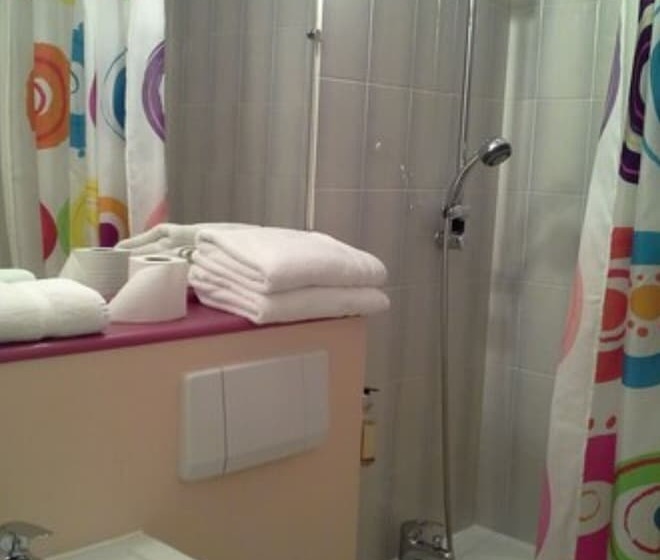 스탠다드 룸, Contact Hôtel Come Inn