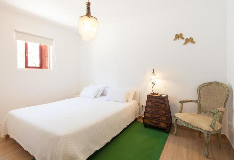 سوییت لوکس, Furadouro Terrace Hostel
