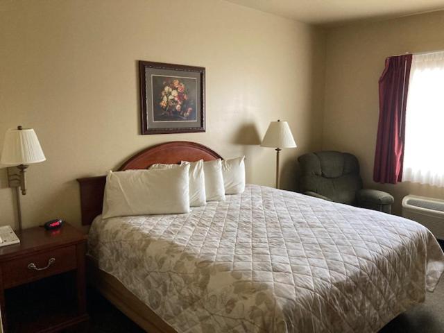 Люкс Кровать Кинг, Sandhills Guest House Motel
