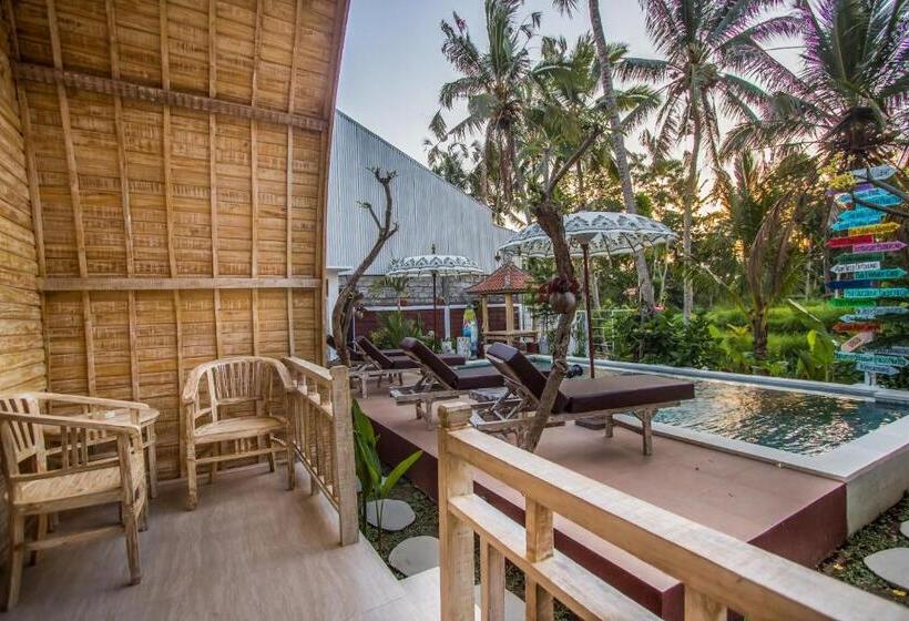 Бунгало с видом на бассейн, Puri Lumbung Village