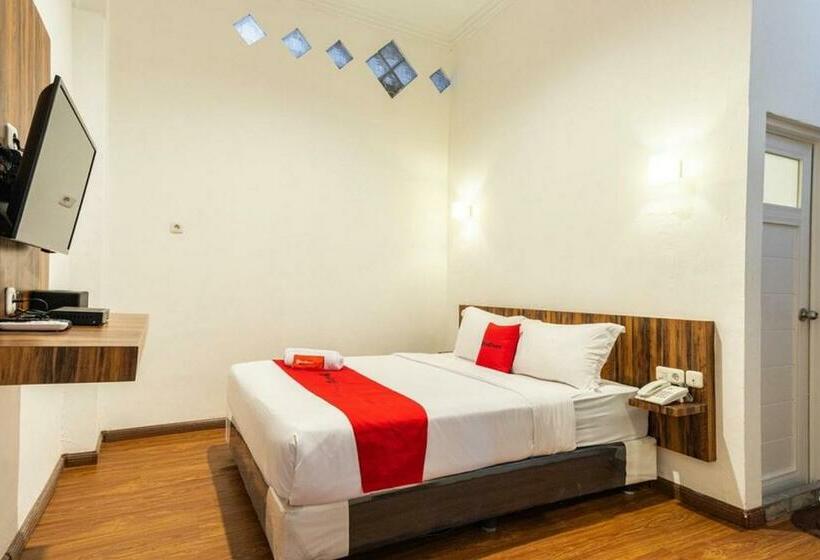 Номер Стандарт, Reddoorz @ Binjai