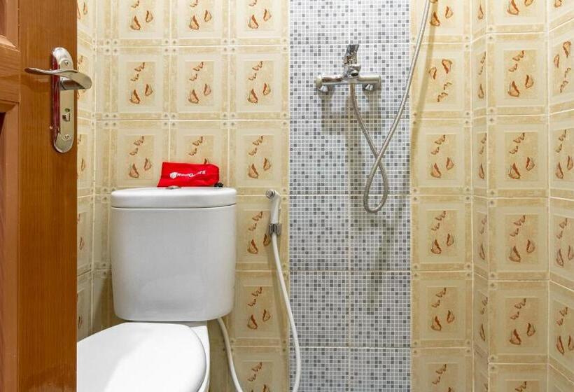 Номер Стандарт, Reddoorz Plus @ Gunungsari Surabaya