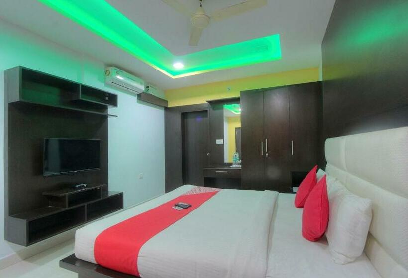 三人经典房间, Capital O 15965 Hotel Nandi Gateway