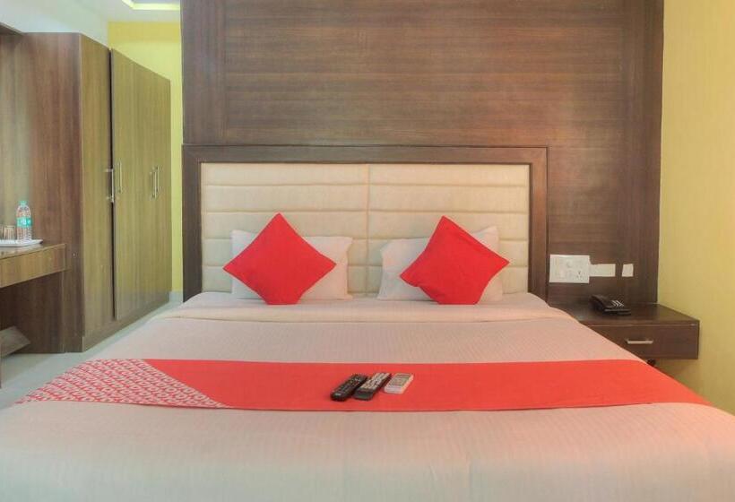 舒适三人间, Capital O 15965 Hotel Nandi Gateway