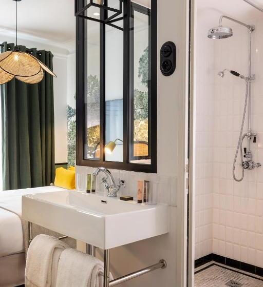 Номер Superior с Балконом, Avalon Cosy Hotel Paris