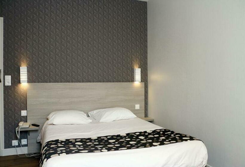 Классический Номер, Logis  Hotel & Restaurant De La Place