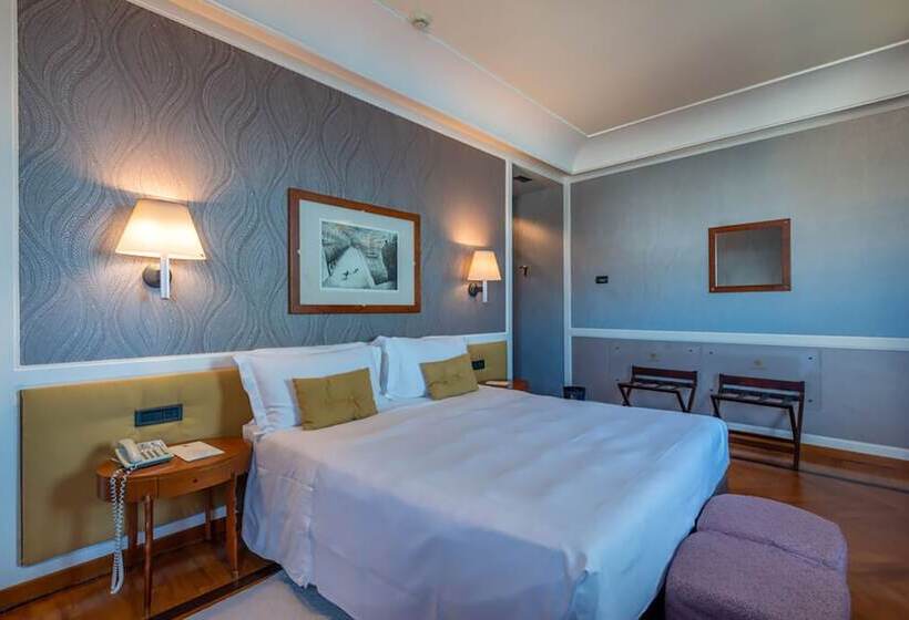 Номер Deluxe Вид на Море, Grand Hotel Ortigia