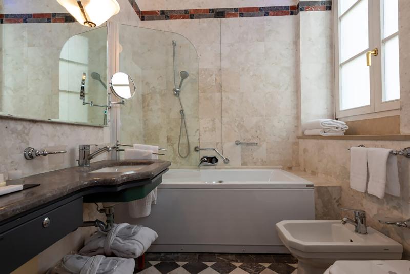 Трехместный Номер Deluxe Вид на Море, Grand Hotel Ortigia