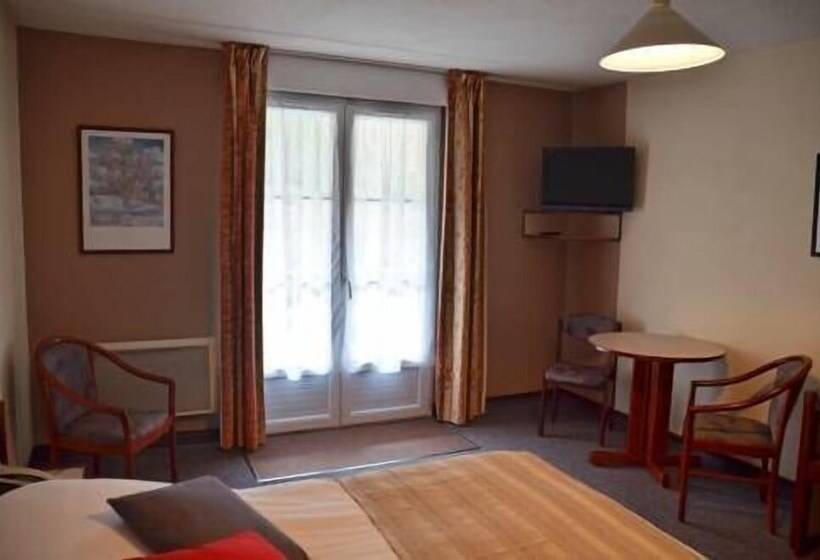 Стандартный Номер Нижний Этаж, Hôtel Et Studios D Orfeuil