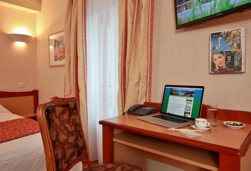 Номер Стандарт, Logis Hôtel & Restaurant Des Lacs