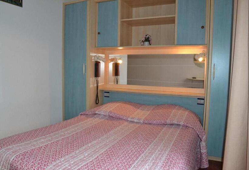 Номер Стандарт, Lud Hôtel