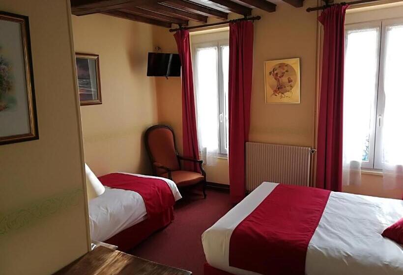 Номер Стандарт Трехместный, Hostellerie Saint Martin  Logis Hôtel Et Restaurant