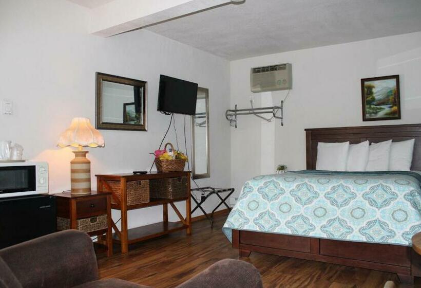 Номер Стандарт, River Road Motel