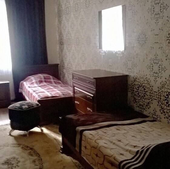 اتاق استاندارد سه نفره, Mini Hotel Staryi Alamat