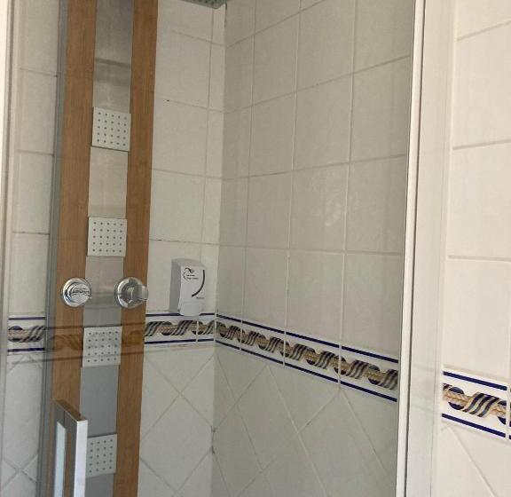 Семейный Номер, Hôtel De La Poste