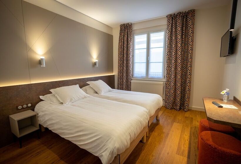 Номер Комфорт, Logis Hôtel De La Tour